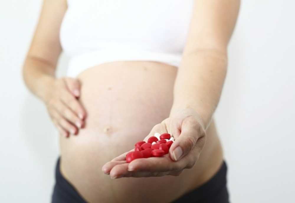 Молочница в первом триместре. Гиповитаминоз у беременных. Витамины для беременных.